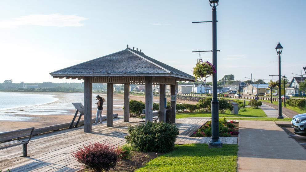 A gazebo next to Summerside beach