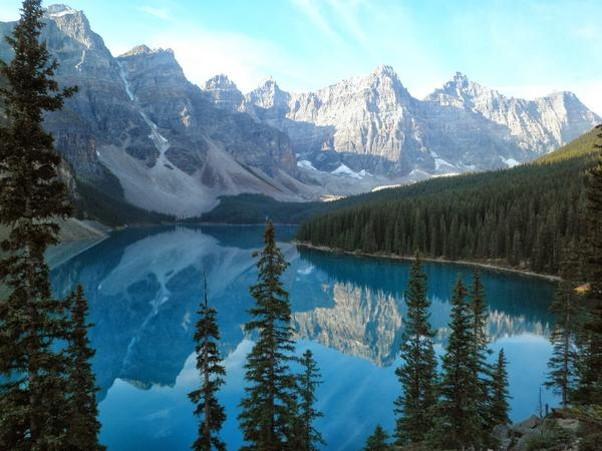 A beautiful blue lake at the foot of a mountain