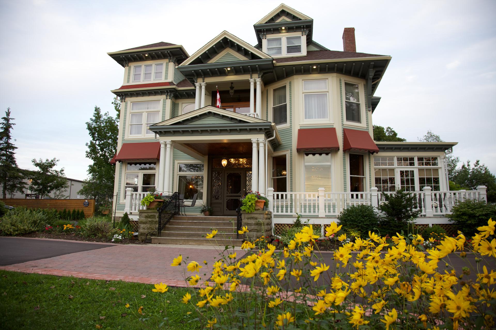 Tait House Inn, NB