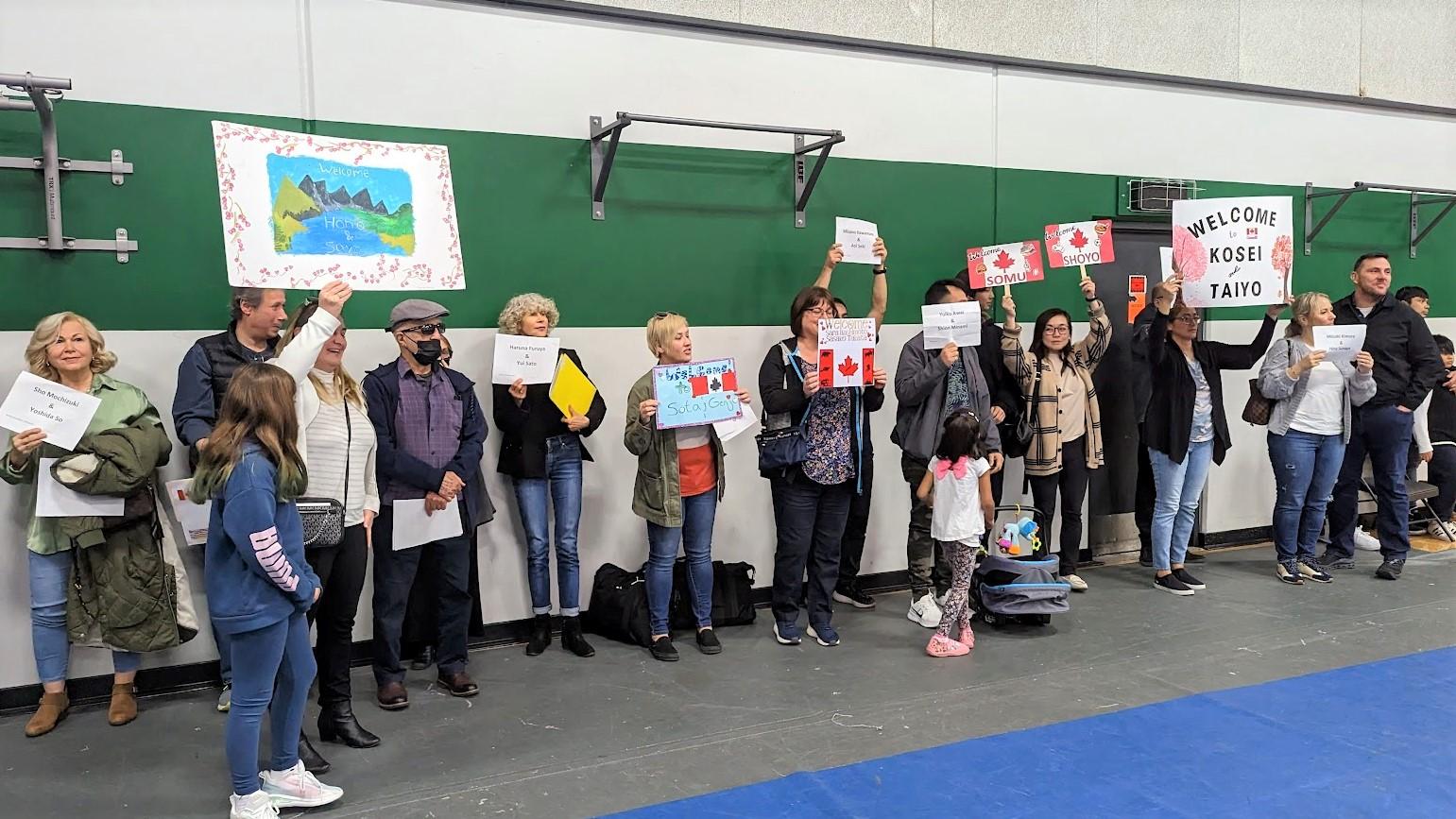 Canadian families welcome Japanese exchange students