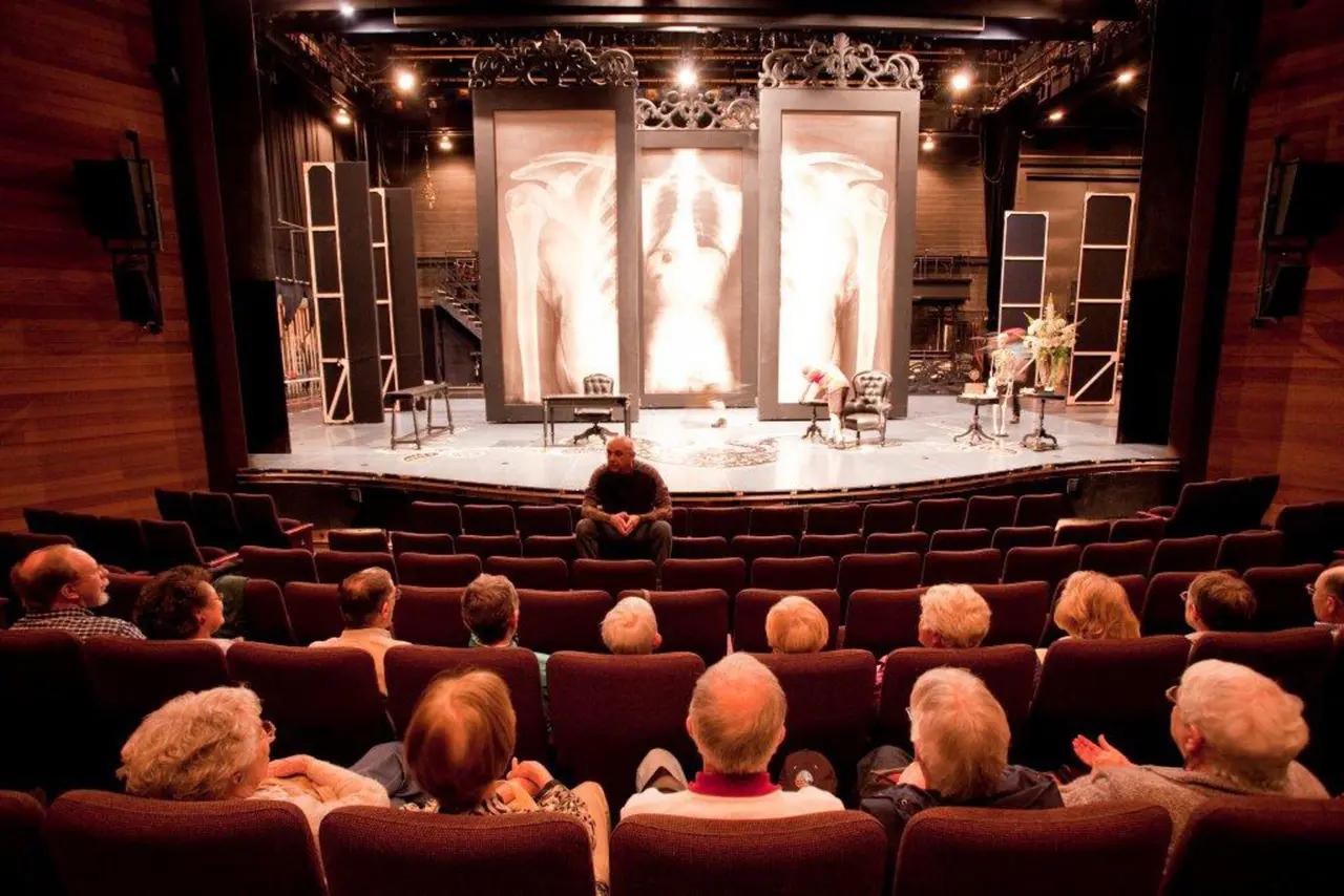 Represents the See a play recommendation, giving readers a concrete visual cue for what the experience entails so they can compare ‘adrenaline’, ‘culture’, ‘food’, and ‘views’ across the top-10 list.