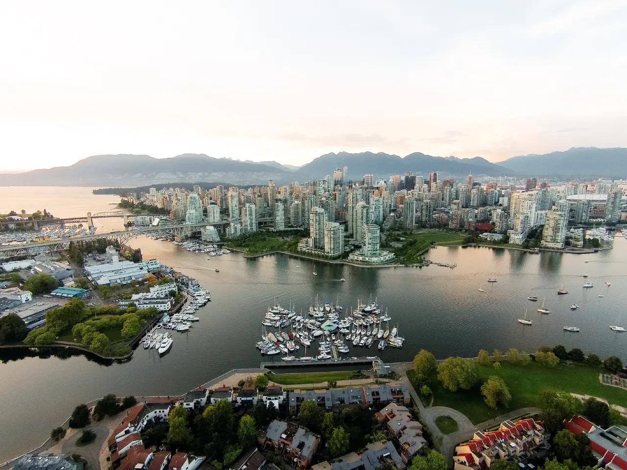 Hero image that introduces Vancouver as a ‘views city’—where ocean, mountains, and skyline overlap—priming readers for a ranked list of lookout points and helping them understand the article is about vantage selection.