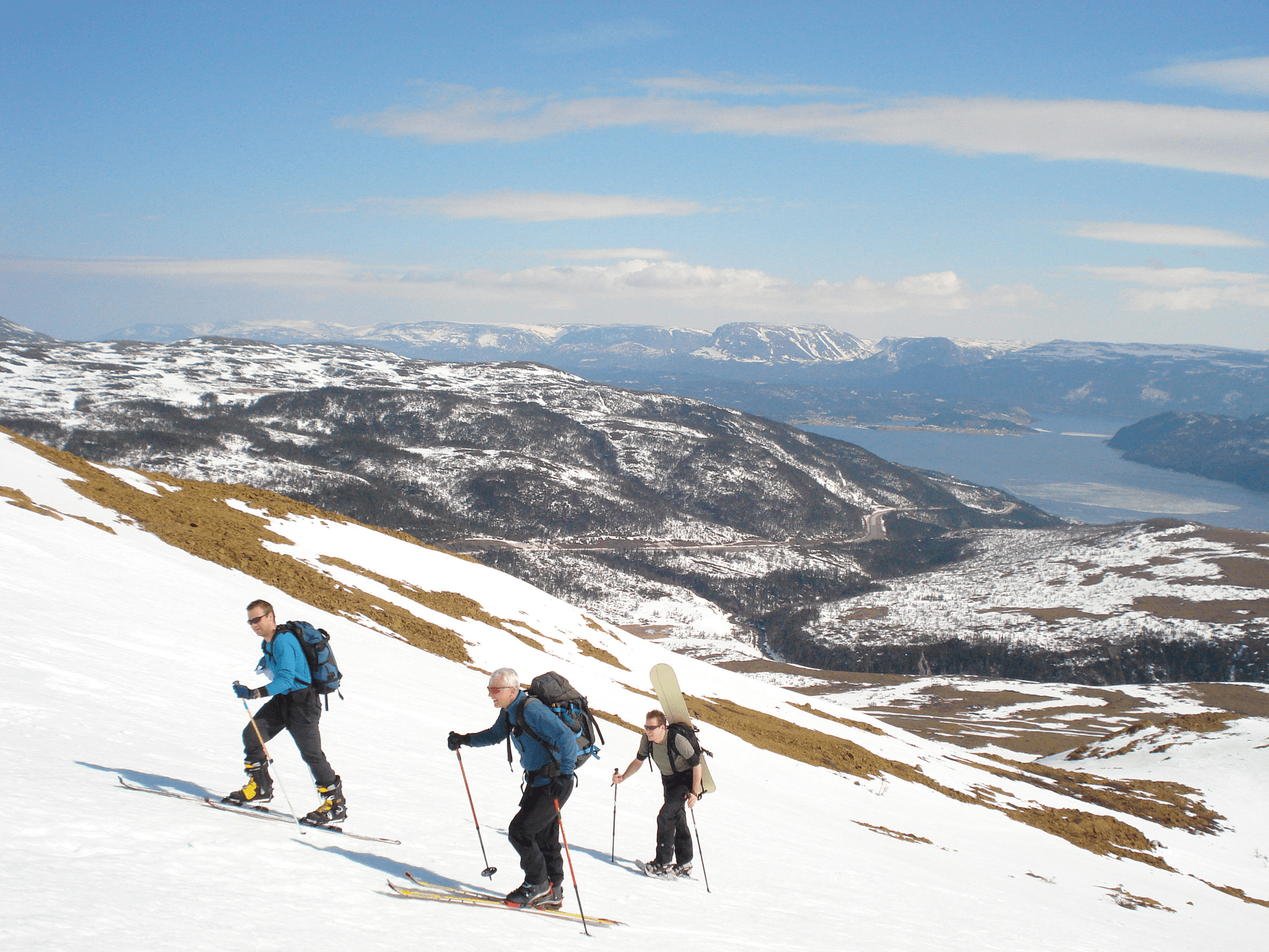 Ski touring in Gros Morne National Park - credit: Gros Morne Adventures