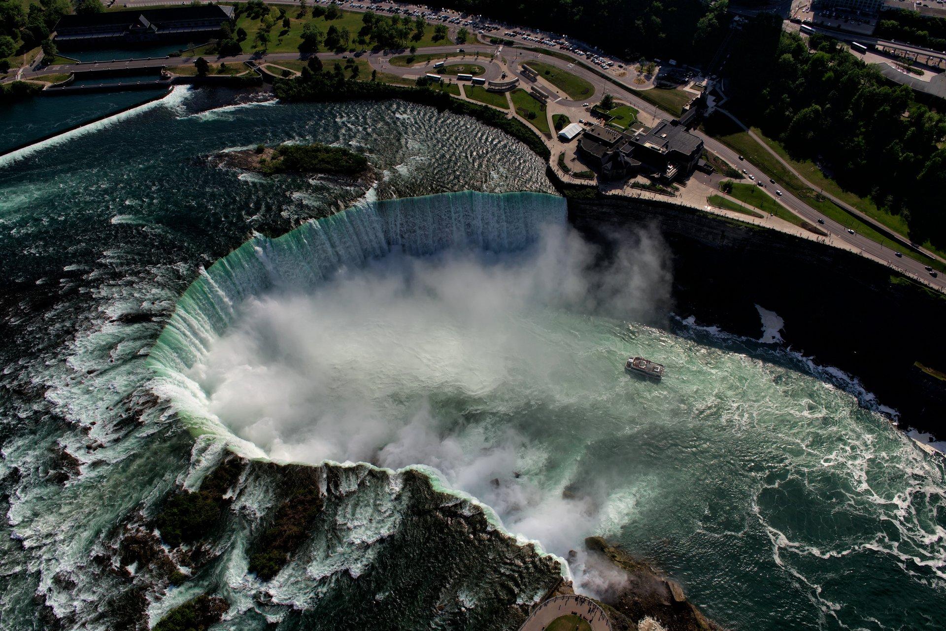 Niagara Falls - credit: © Jason van Bruggen