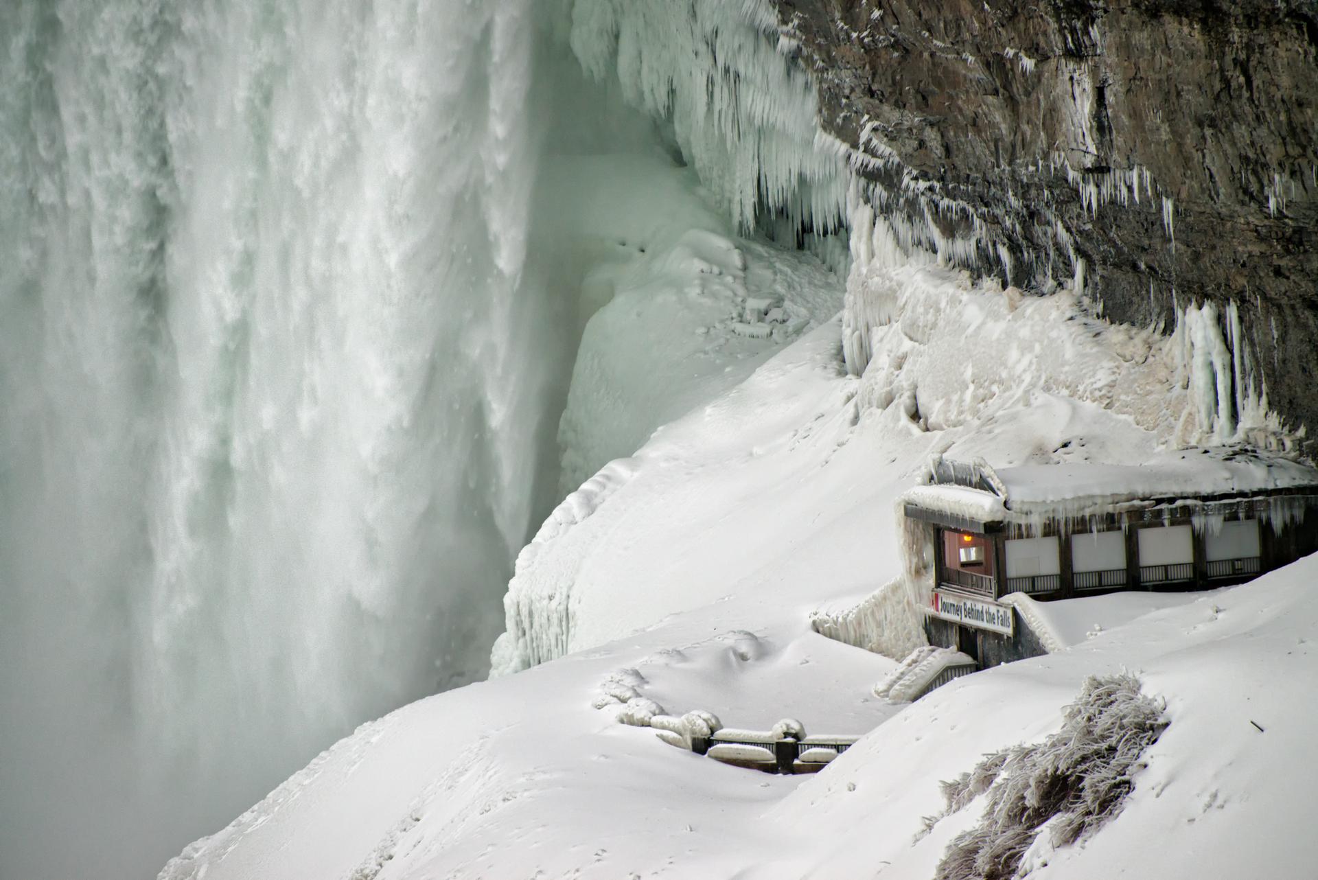 Niagara Falls Winter Getaway