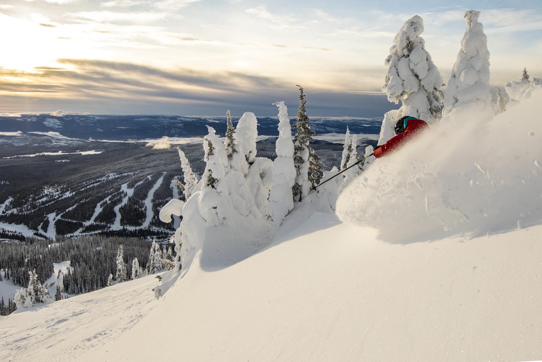 Skiing Sun Peaks Resort