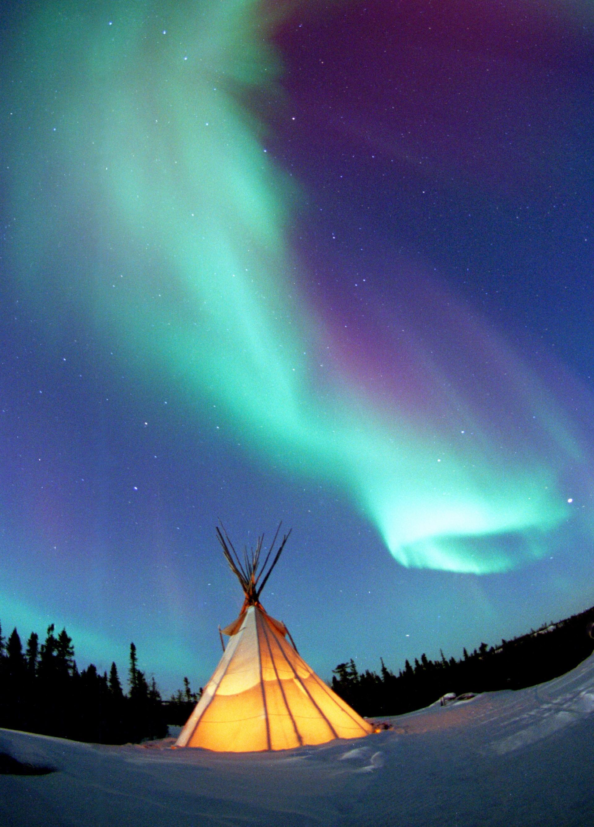 Blachford Lake Lodge provides incredible aurora-viewing